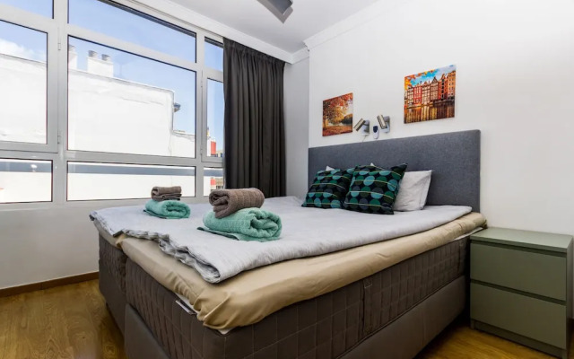 Apartment Happy