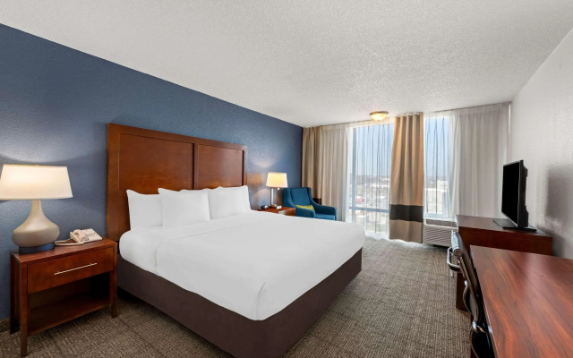 Comfort Inn & Suites Omaha Central