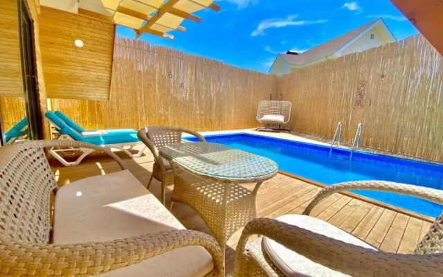 Wonderful Bungalow with Private Pool, Garden and BBQ in Fethiye
