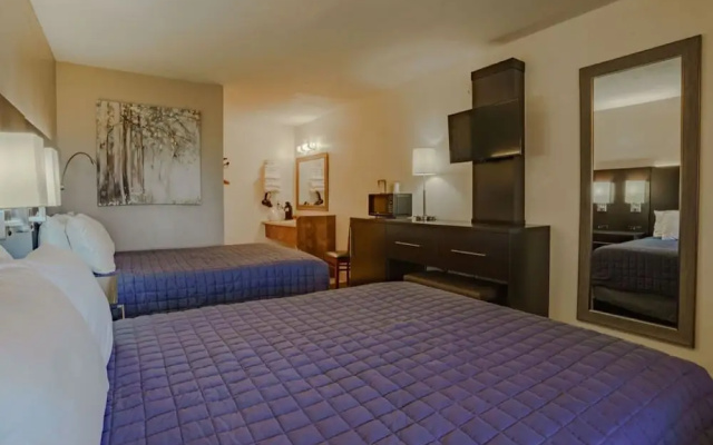 Shady Acre Inn and Suites