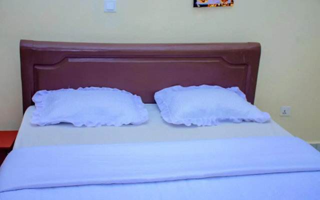 House - Sleeps 12 - Garden - Parking - Pets Ok