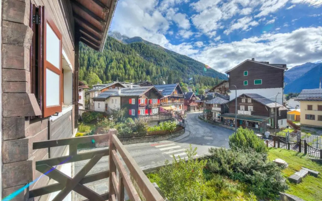 Monterosa Cozy Apartment 200m From Ski