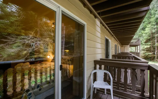 Mt Baker Lodging Cabin 76 - Sleeps 4