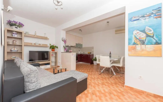 Apartment Ana Chill in Bast