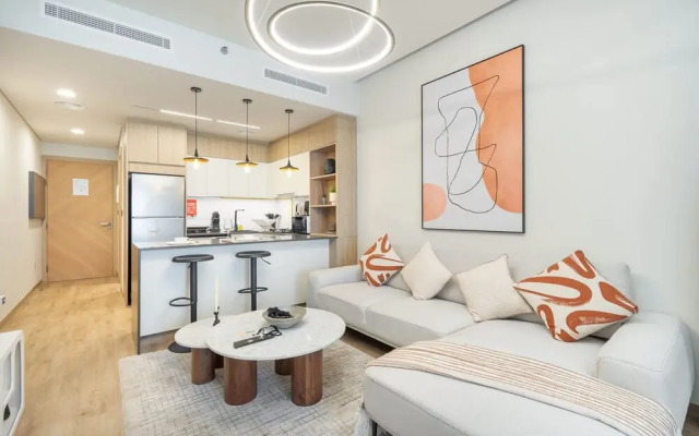 Chic Modern Studio Apartment for 2 in JVC