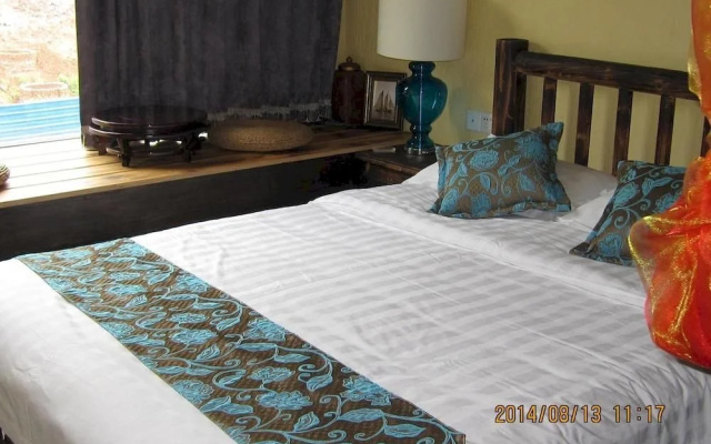 Danxia Valley Inn