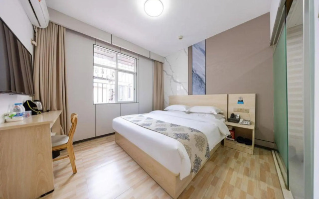 Theme Apartment (Shenzhen Convention and Exhibition Center Gangxia Metro Station)