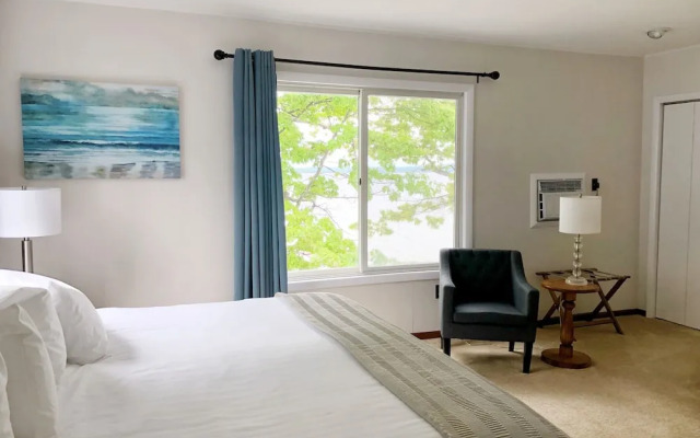 Churchill Pointe Inn