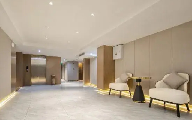 Borrman Hotel (Wuhan Huangpi Plaza Subway Station Longhui International Trade Center)