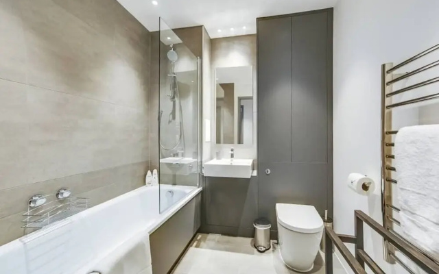Modern 2bed W/balcony Sleeps 6 in Hackney