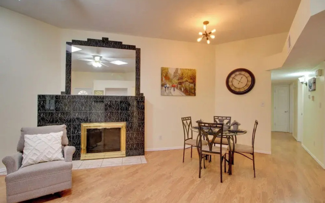 Comfy Albuquerque Townhome < 6 Mi to Downtown