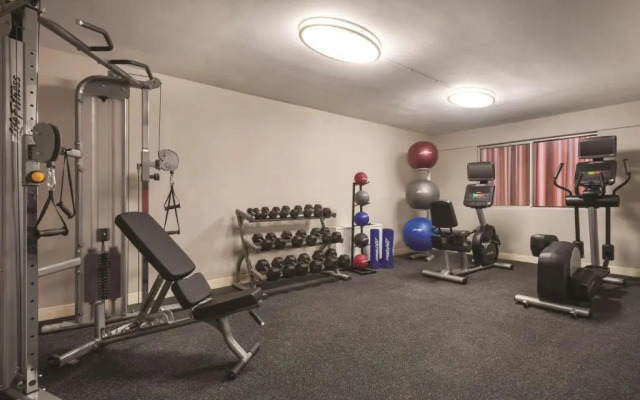 Clarion Hotel Milwaukee Airport