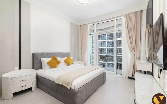 Vogue | Park Gate near World Trade Centre