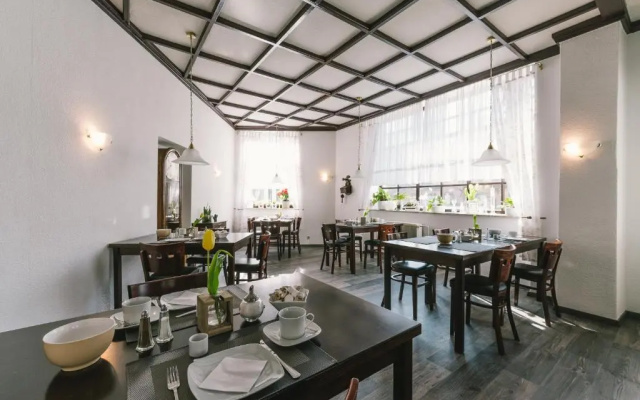 Menzels Pension Drehscheibe