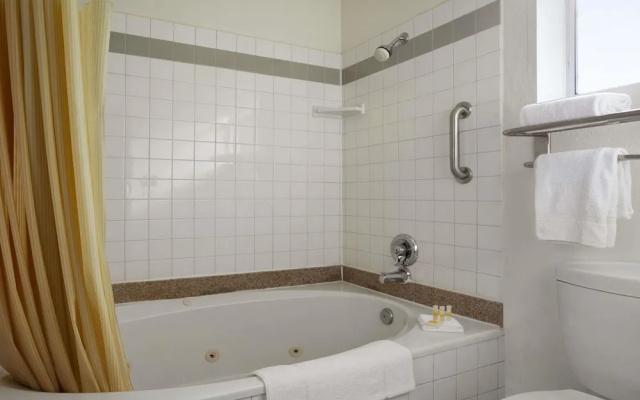 Days Inn By Wyndham Rocklin/Sacramento