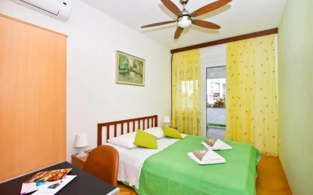 Apartment Topic near Beach