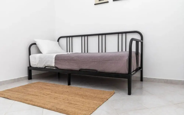 Manouk s - Two Bedroom Apartment