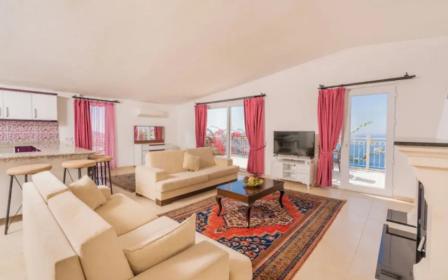 Villa Fuchsia 4-bedroom Retreat With Private Pool and Breathtaking View