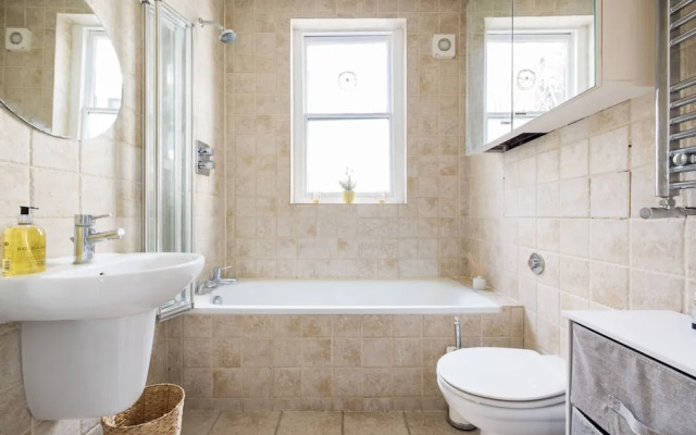 Contemporary Apartment in Central Bloomsbury