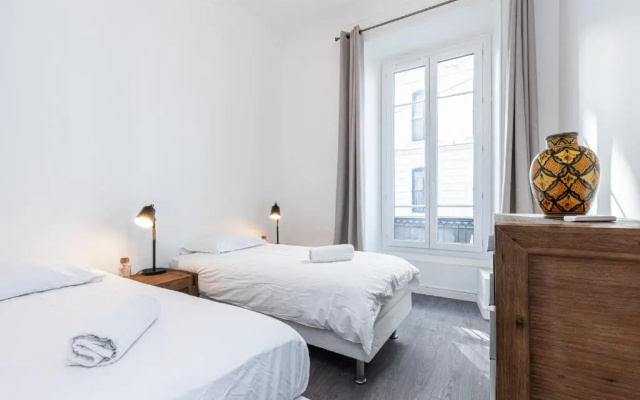 Jean Medecin Av - Large 2 Bdrs Central AC