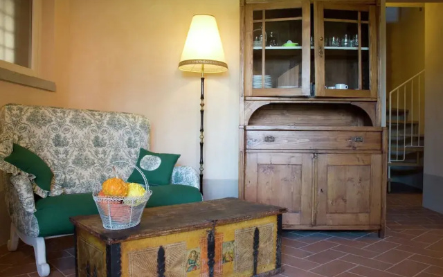 Holiday Home in Braccagni With Jacuzzi & Golf