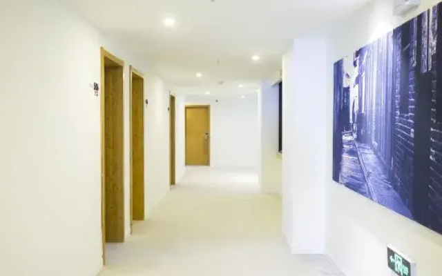 Houshanti B&B (Chongqing Jiefangbei Eighteen Tiers Branch)