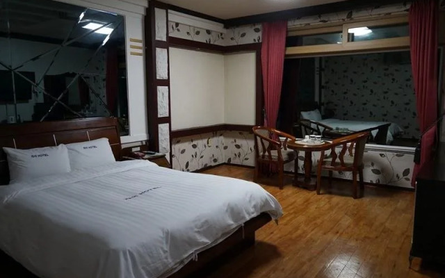 Xi Motel
