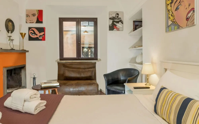 Minerva in Pantheon Apartment