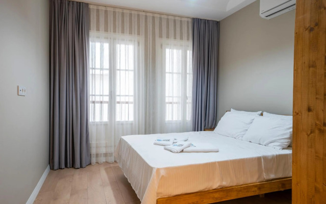 Historic 1 Bedroom Galata Apt-Heart of Istanbul Kuledibi 2