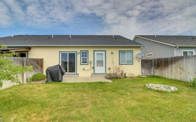Family-friendly Columbia Falls Townhome w/ Views!