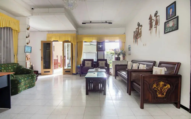 OYO 3067 Flamboyan Homestay Syariah