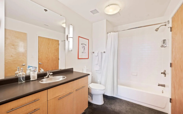 Austin Inspiring 2BD 2BA 2nd Street District Apartment