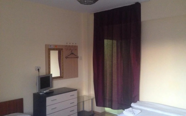 Cvetkov Guest Rooms