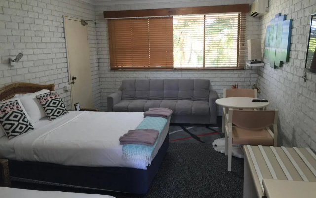 Holland Park Motel