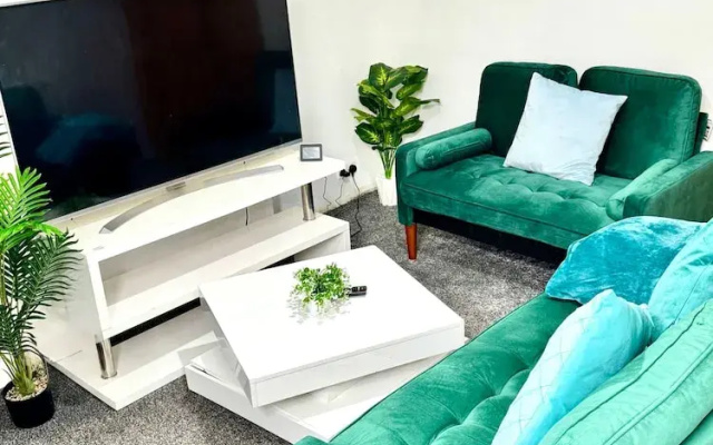 Cosy Leicester Apartment With 2 Bedrooms