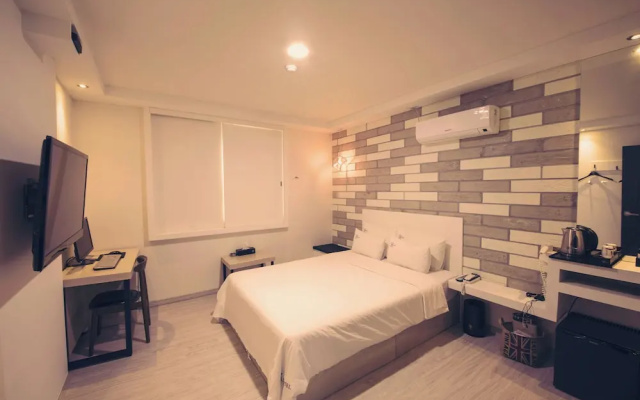 CK Hotel
