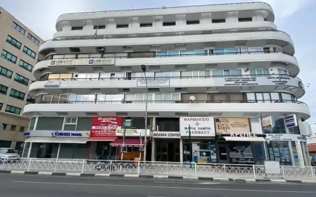 Berries 1-BR Apt in Larnaca
