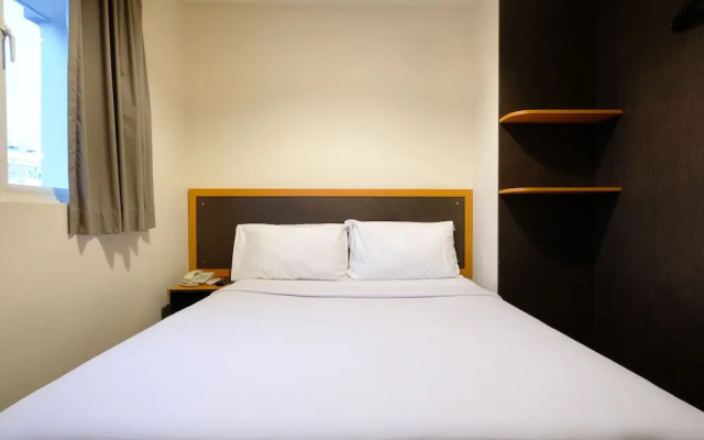 Nicoll Hotel