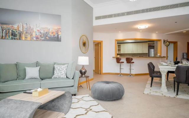 Luton Vacation Homes - Shoreline Apartment, Beach Access
