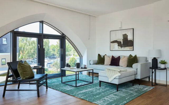 Kew Bridge by Viridian Apartments