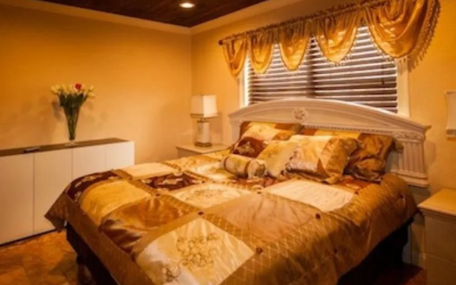 Gulfside Luxury Condo by RedAwning