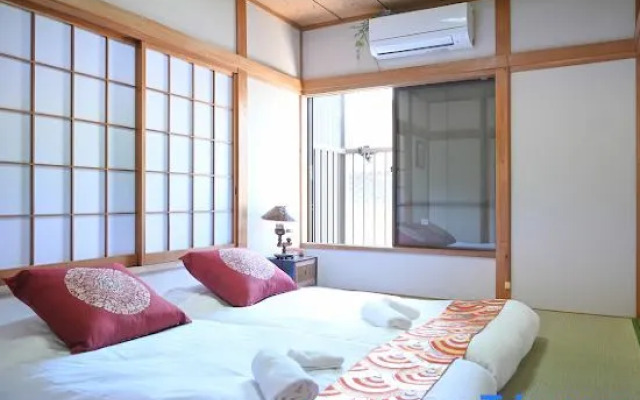 Easy Access to Asakusa Airport 2 Showers 2 Toilets