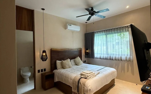 Great 3 Bedroom Apartment and Private Pool!