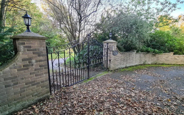 Summerfields House