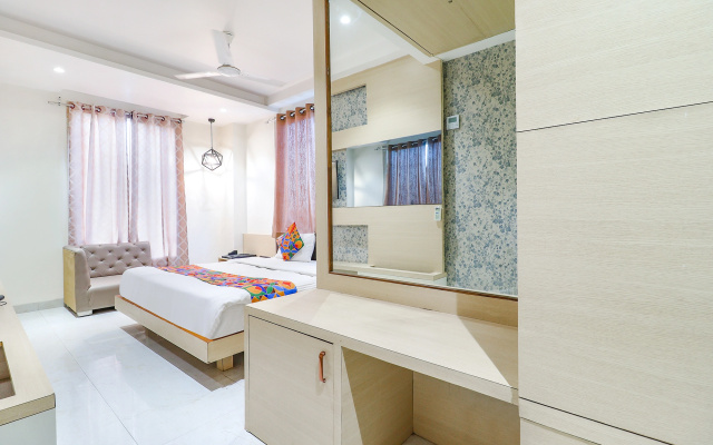 Fabhotel Harriot