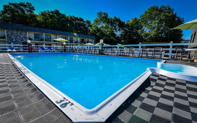 The June Motel Sauble Beach
