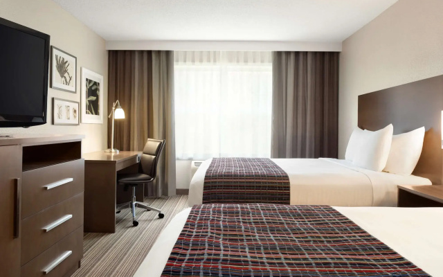 Country Inn & Suites by Radisson, Platteville, WI