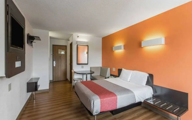 Motel6 Omaha, NE - Central