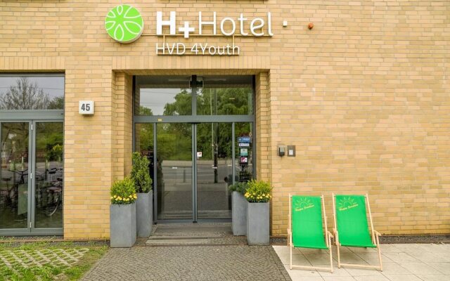 H+ Hotel 4 Youth Berlin Mitte вид на фасад