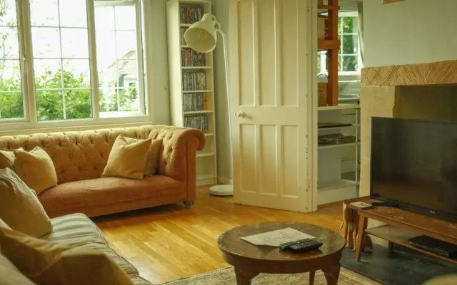 Spacious Home In Bath Nature And City